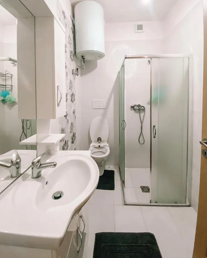 Cozy And Spacious Two Bedroom Apartment In Shëngjin 0*,  Arnavutluk
